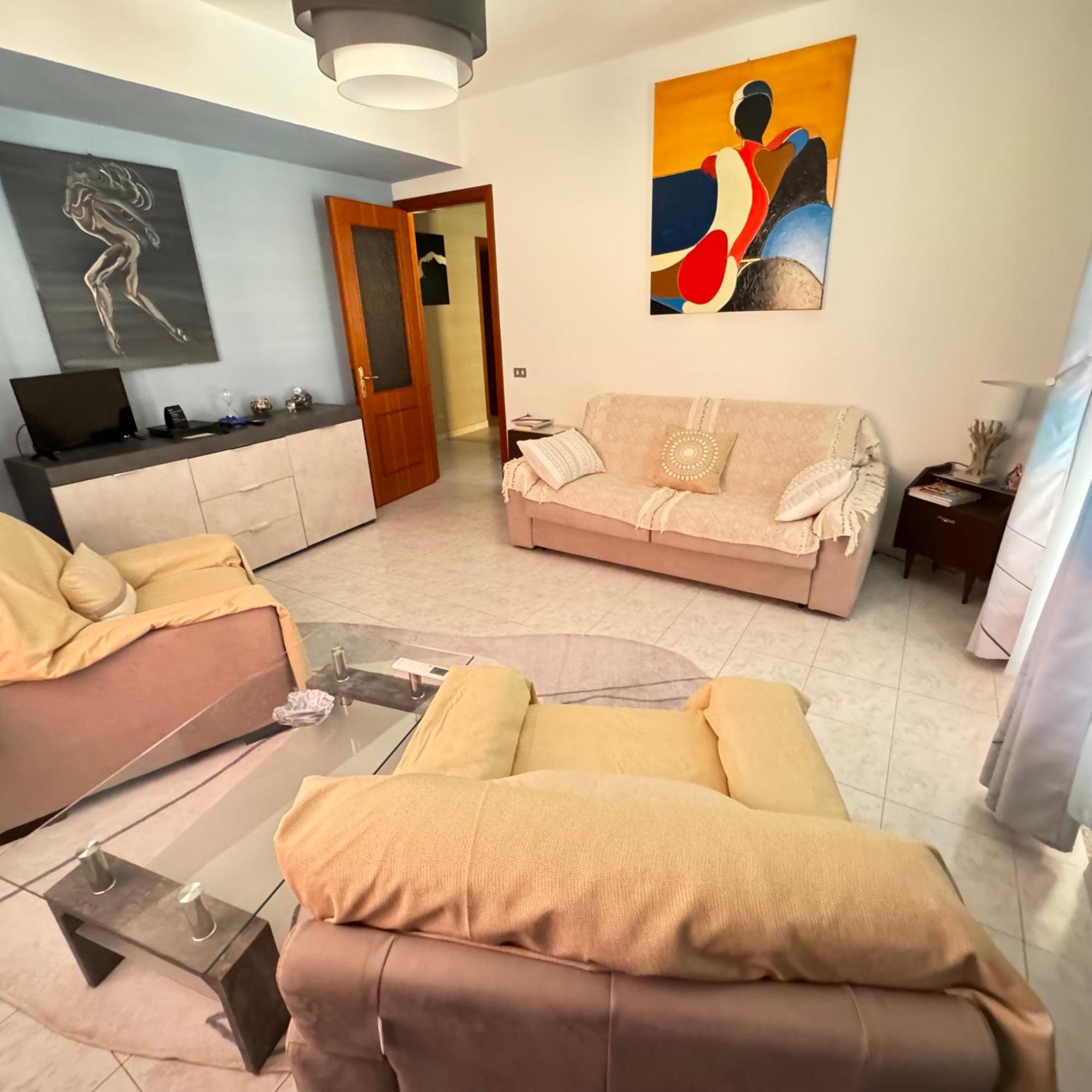 La Casa Di Wioletta Apartment บาร์เชลโลนา-ปอซโซ ดี กอตโต ภายนอก รูปภาพ